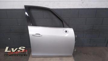Portier 4Deurs rechts-voor van een Opel Zafira (Z176) beschikbaar voor biedingen