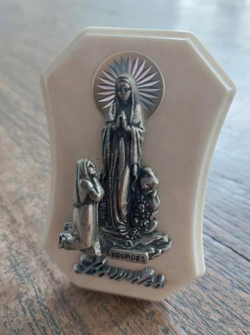Vintage Lourdes Souvenir beschikbaar voor biedingen