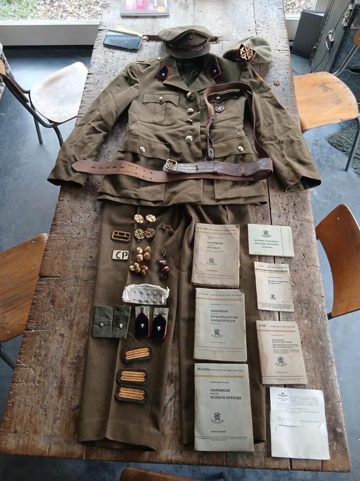 Officiers uniform Koninklijke landmacht 1960, Verzamelen, Militaria | Algemeen, Landmacht, Kleding of Schoenen, Nederland, Ophalen of Verzenden