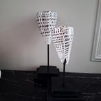 Set van 2 grote bruin witte conusschelpen op voet hotel chiq, Ophalen, Nieuw, X, X