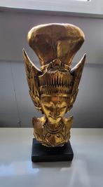 Masker op standaard, Ophalen