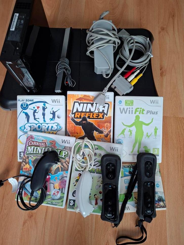 Wii spelcomputer met controles en nieuwe tv, Spelcomputers en Games, Spelcomputers | Nintendo Wii, Zo goed als nieuw, Met 2 controllers