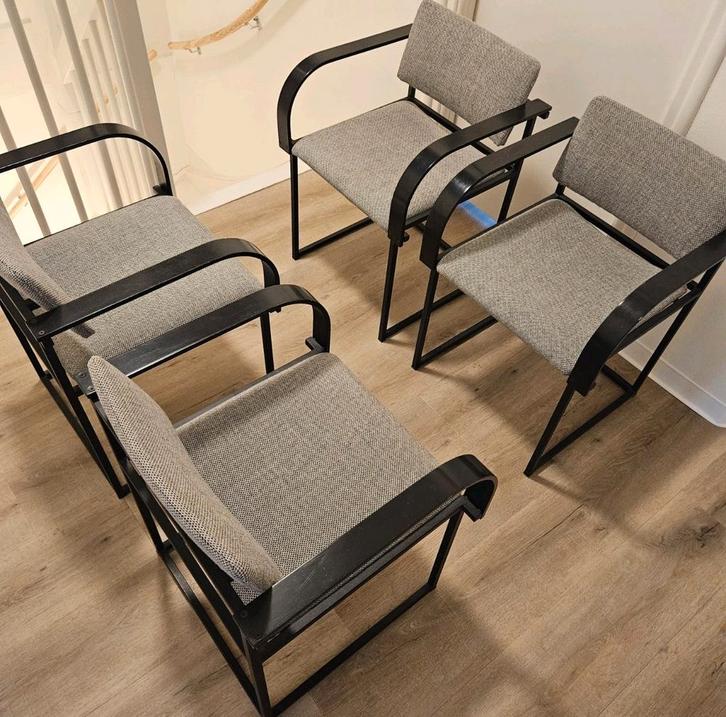 4 x PASTOE FM 80 van Karel Boonzaaijer en Pierre Mazairac, Huis en Inrichting, Stoelen, Gebruikt, Vier, Stof, Grijs, Ophalen