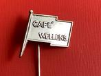 Metalen speldje Café Wellens Oranjeboomstraat Feyenoord, Verzamelen, Speldjes, Pins en Buttons, Ophalen of Verzenden, Gebruikt