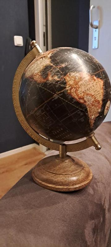 Mooie Kleine Wereldbol - Decoratief beschikbaar voor biedingen