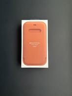 Iphone 12 Pro Max Leather Sleeve Magsafe Saddle Brown, Ophalen of Verzenden, Nieuw, IPhone 12 Pro Max, Hoesje of Tasje