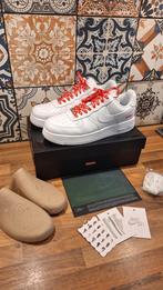 Nike air force 1 low Supreme, Wit, Ophalen of Verzenden, Supreme, Sneakers of Gympen