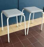 set vintage witte krukjes retro jaren 70 80 bijzettafel kruk, Huis en Inrichting, Krukjes, Ophalen of Verzenden, Gebruikt, Staal