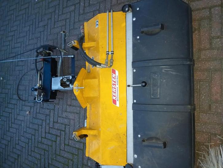 Kersten aanbouwbezem veegmachine, Zakelijke goederen, Agrarisch | Werktuigen, Ophalen of Verzenden