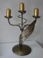 Mooi bewerkte kandelaar met 3 goudkleurige kaarsen, Gebruikt, Overige kleuren, 25 tot 50 cm, Ophalen of Verzenden