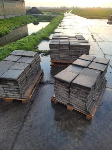 30x30 tegels gratis  beschikbaar voor biedingen