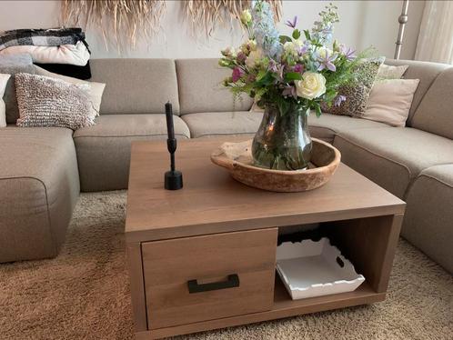 Massief eiken salontafel met wielen, Huis en Inrichting, Tafels | Salontafels, Zo goed als nieuw, Minder dan 50 cm, 50 tot 100 cm