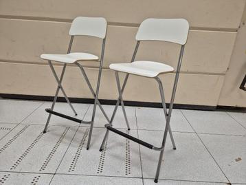 2 design barkrukken, opklapbaar, i.g.st. beschikbaar voor biedingen