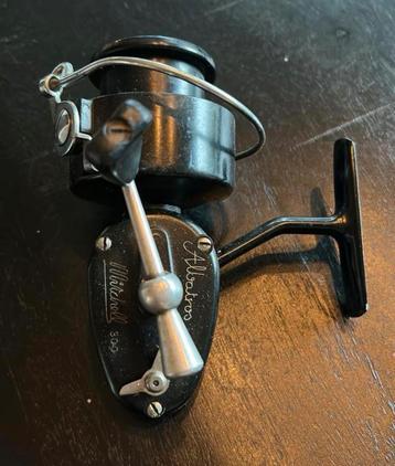 Antieke werpmolen beschikbaar voor biedingen