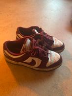 Nike dunk low, Nike, Ophalen of Verzenden, Sneakers of Gympen, Gedragen