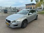 Volvo V60 D6 215pk Plug-in Hybrid 2013 Full Option, Auto's, 1800 kg, 1848 kg, Zilver of Grijs, Te koop