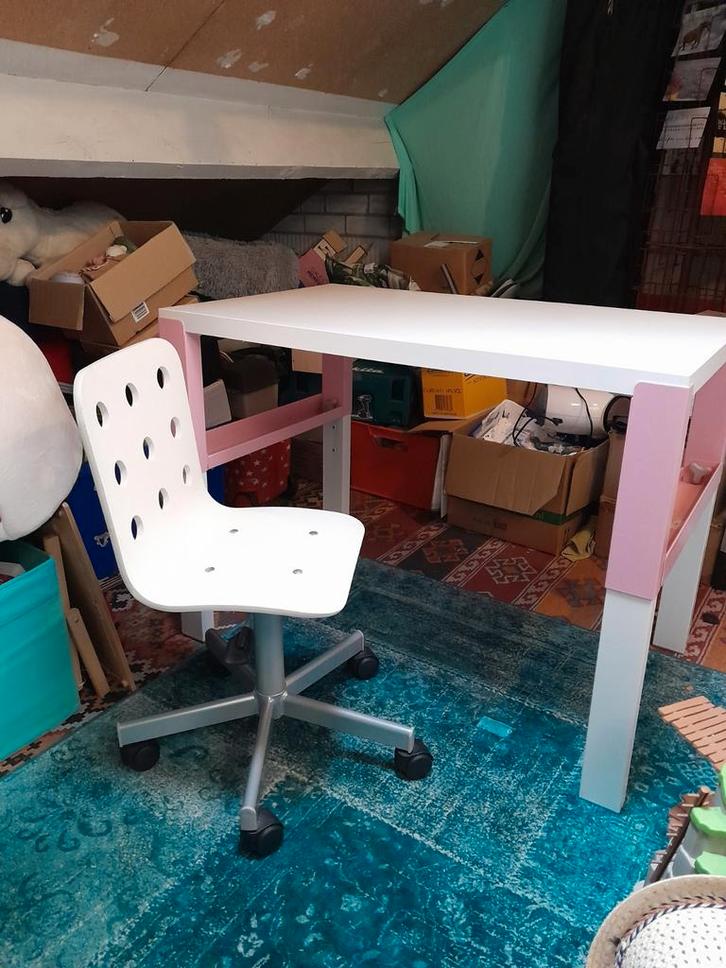 Kinderbureau en bureaustoel set ikea, Huis en Inrichting, Bureaus, Gebruikt, Bureau, In hoogte verstelbaar, Met wielen, Ophalen