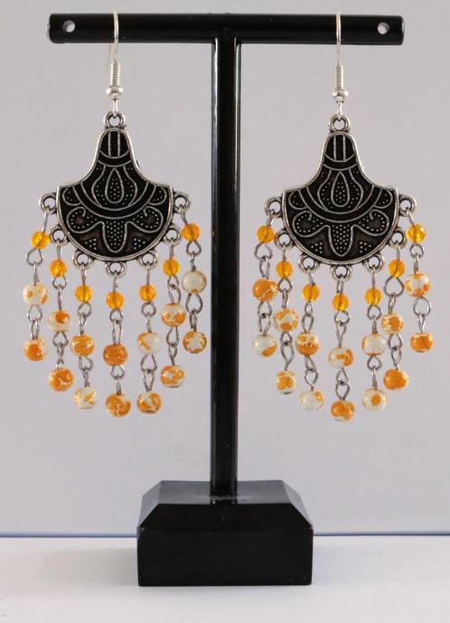 Prachtige hangers met geel/witte kraaltjes, Sieraden, Tassen en Uiterlijk, Oorbellen, Nieuw, Hangers, Overige materialen, Geel