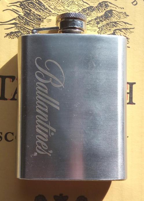 HEUPFLES / DRANKFLESJE MERK BALLANTINE’S WHISKEY NIEUW, Verzamelen, Merken en Reclamevoorwerpen, Nieuw, Verpakking, Verzenden
