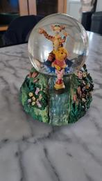 Winny the pooh snowglobe met muziekdoos, Ophalen, Winnie de Poeh of vrienden, Zo goed als nieuw, Beeldje of Figuurtje