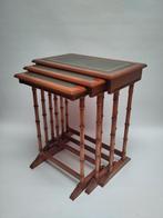 Vintage houten bijzettafeltjes Heldense nesting tables hout, Huis en Inrichting, 45 tot 60 cm, Gebruikt, ., .