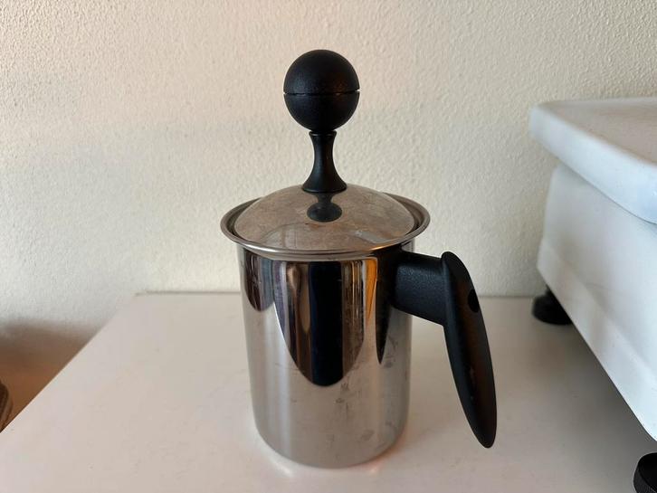 Melkopschuimer/cappuccinocreamer van RVS. Frabosk (Italy), Witgoed en Apparatuur, Melkopschuimers, Handmatige melkopschuimer, Ophalen