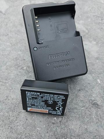 Te koop: Fujifilm acculader BC-W126S + accu NP-W126S beschikbaar voor biedingen