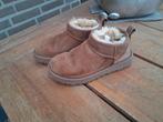 Uggs chestnut laag 37, Kleding | Dames, Schoenen, UGG, Bruin, Ophalen of Verzenden, Gedragen