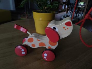 Hape houten hond trekdier beschikbaar voor biedingen
