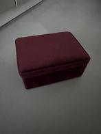 Bordeaux rood fluwelen kistje | doosje, Ophalen of Verzenden, Zo goed als nieuw, Rood