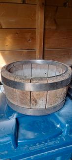 Oude brocante  kaasstolp  van hout, Ophalen