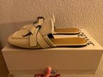 Muiltjes maat 40 Loewe, Kleding | Dames, Beige, Sandalen of Muiltjes, Ophalen of Verzenden, Loewe