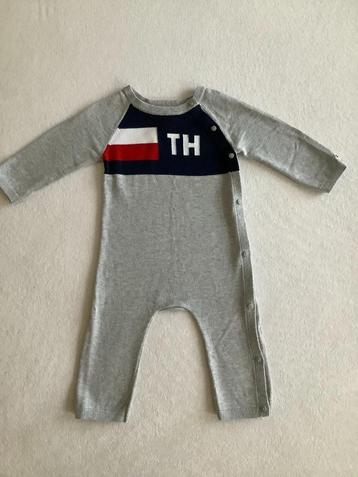 Baby Monogram Cotton Bodysuit van Tommy Hilfiger, maat 74. beschikbaar voor biedingen