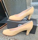 Fred de la Bretonière pumps beige suède maat 41 nieuwstaat, Kleding | Dames, Fred de la Bretoniere, Beige, Ophalen of Verzenden