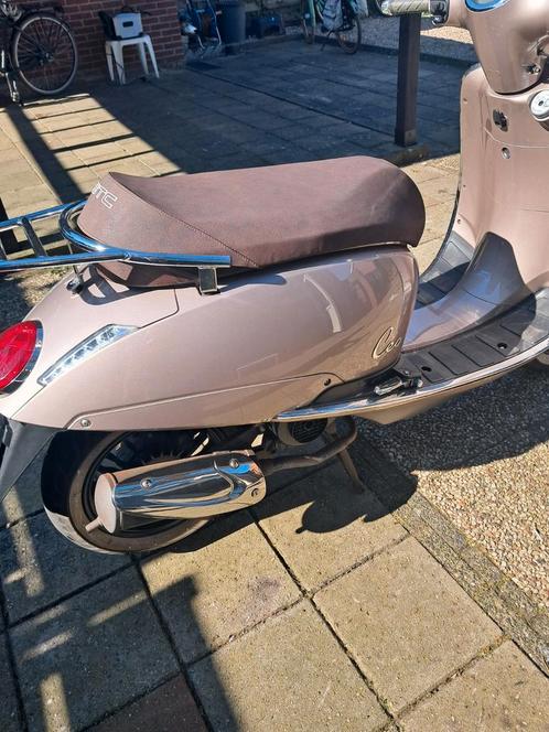 Mooie Btc ceo snorscooter, Fietsen en Brommers, Snorfietsen en Snorscooters, Gebruikt, Overige merken, Ophalen