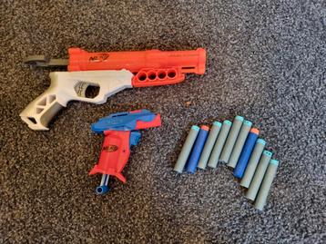 Twee nerf guns pistolen, inclusief pijltjes beschikbaar voor biedingen