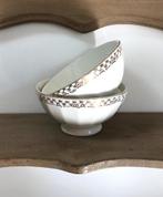 Franse aardewerk bowl met vergulde decoratie rand, Ophalen of Verzenden, Overige stijlen, Aardewerk, Schaal of Schalen