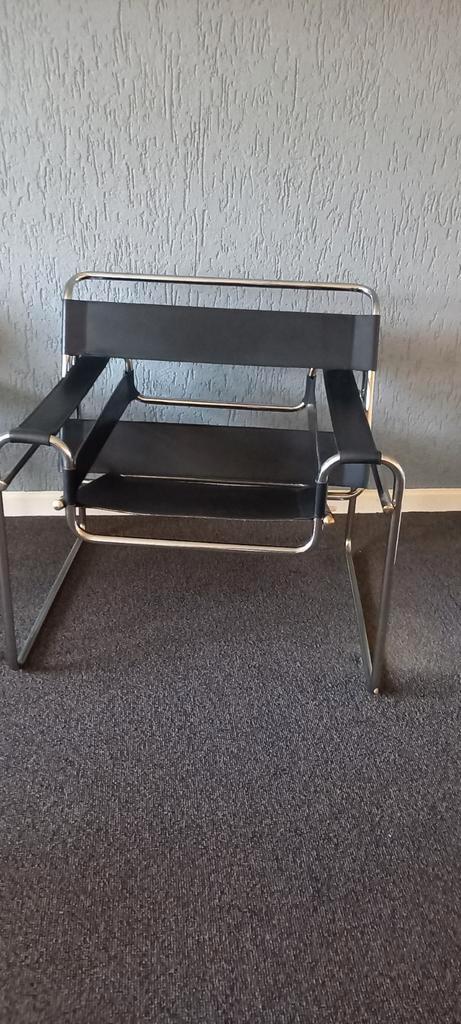 REPLICA WASSILY CHAIR, Computers en Software, Laptopstandaarden, Ophalen of Verzenden