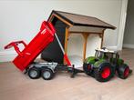 Bruder fendt 1050, met aanhanger en kapschuur, Kinderen en Baby's, Verzenden, Zo goed als nieuw