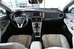 Volvo V40 2.0 D2 Nordic+ Navigatie Trekhaak PDC Airco Stoelv, Auto's, Volvo, Voorwielaandrijving, Lichtsensor, Gebruikt, 4 cilinders