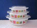 arcopal set van 3 schalen+juskom, Ophalen of Verzenden, Huis en Inrichting