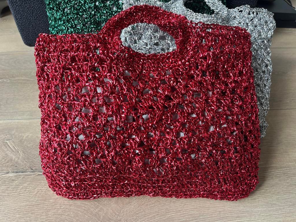 Tas/ handtas crochet gehaalt rood metallic draad nieuw, Sieraden, Tassen en Uiterlijk, Tassen | Damestassen, Nieuw, Rood, Ophalen of Verzenden