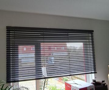 2 Jaloezien met Perforaties Aluminium kleur beschikbaar voor biedingen