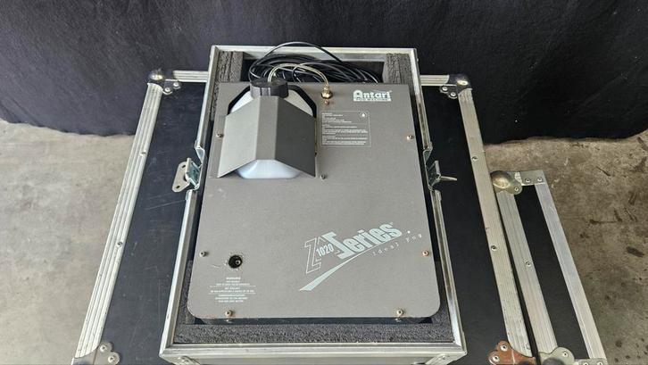 Antari Z-1020 Rookmachine met Flightcase (4x beschikbaar), Muziek en Instrumenten, Licht en Laser, Gebruikt, Rookmachine, Ophalen