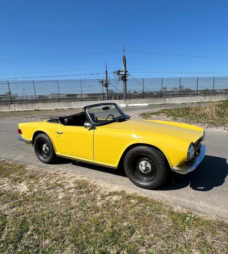 Triumph TR6 2500 overdrive 1975 (technisch nieuwstaat), Auto's, Oldtimers, Particulier, Triumph, Benzine, Cabriolet, Handgeschakeld