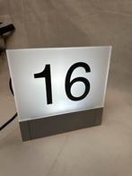 LED huisnummerlamp – met verlichting, nummer 16, Ophalen of Verzenden, Zo goed als nieuw