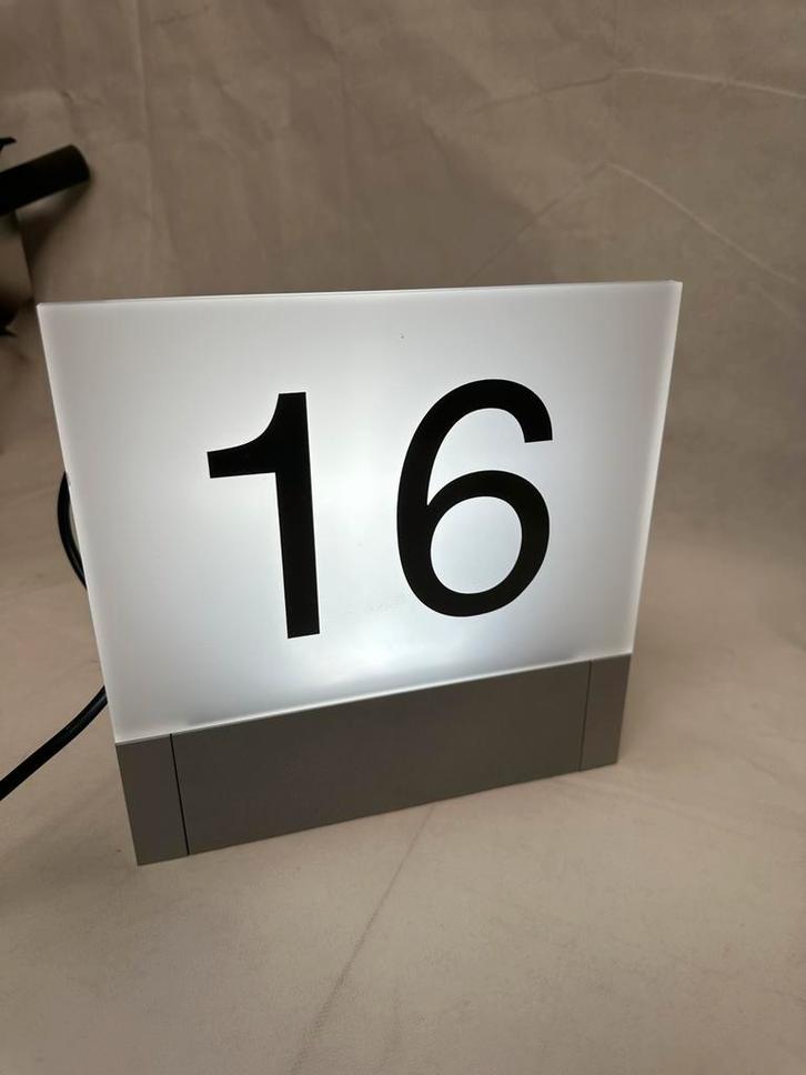 LED huisnummerlamp – met verlichting, nummer 16, Huis en Inrichting, Lampen | Overige, Zo goed als nieuw, Ophalen of Verzenden