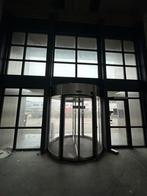 Vliesgevel met tourniquet, Ophalen, Zo goed als nieuw