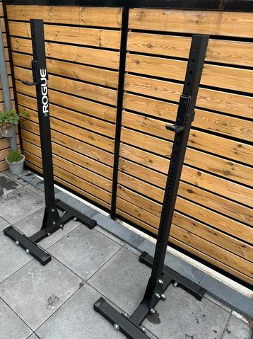 Rogue Fitness stands S-4 NIEUW beschikbaar voor biedingen