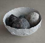 witte schaal met knoopjes wabi sabi, Overige materialen, Schaal, Rond, Nieuw